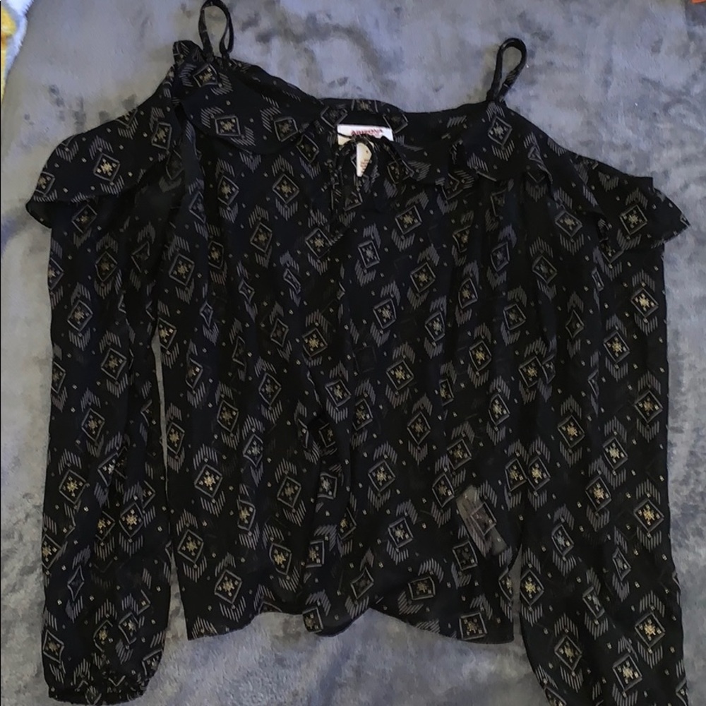Arizona Cold Shoulder Blouse